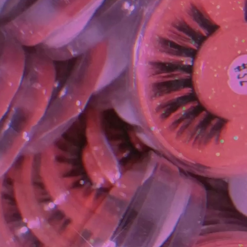 False eyelashes
